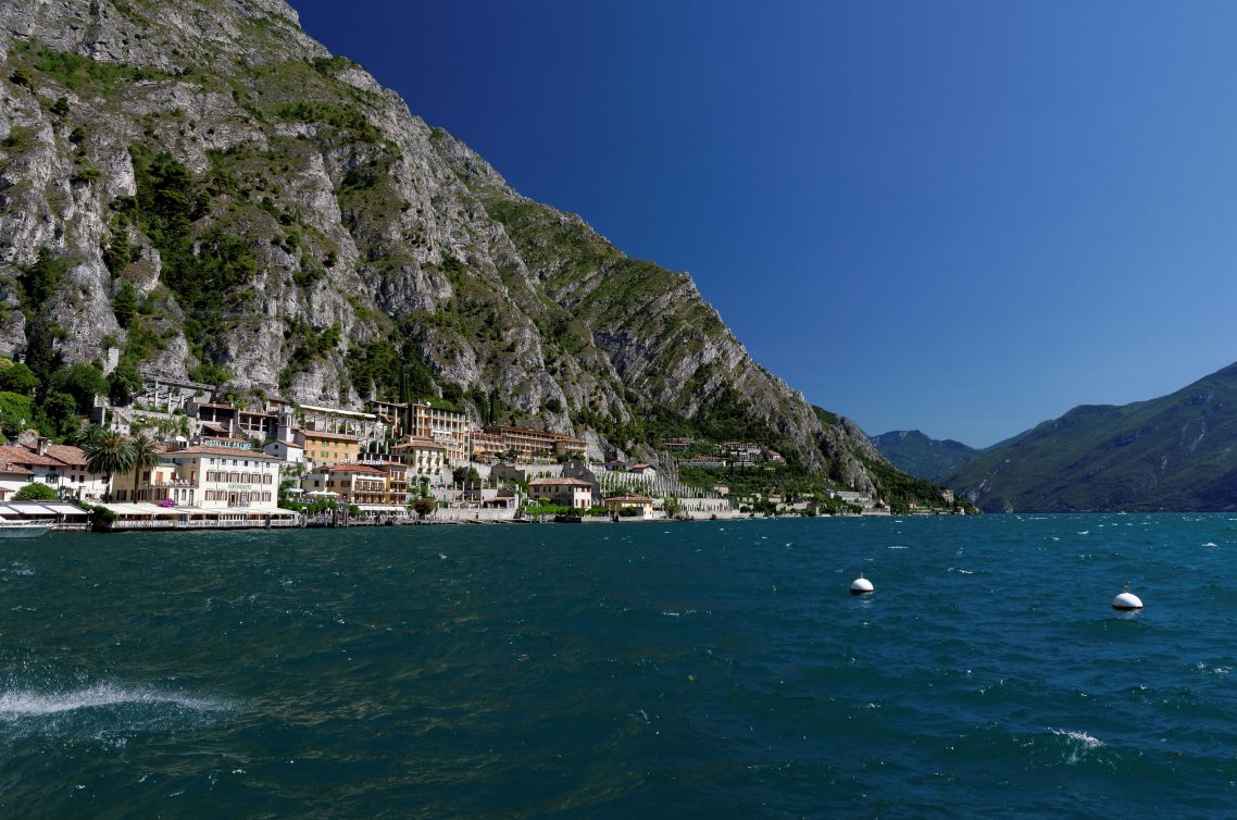Italië-Limone-sul-Garda-Gardameer-1